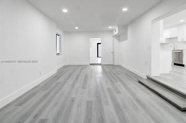 Foto del edificio - 13885 NW 5th Ave