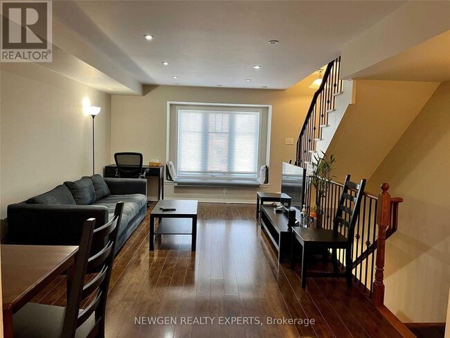 Photo du bâtiment - 3250 Bentley Dr