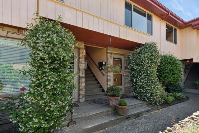 Building Photo - 2 bedroom in Seattle WA 98102