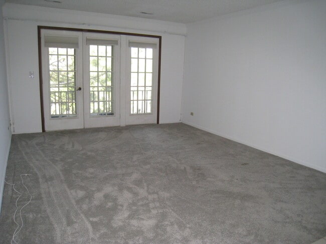 Building Photo - 520 Biesterfield Rd