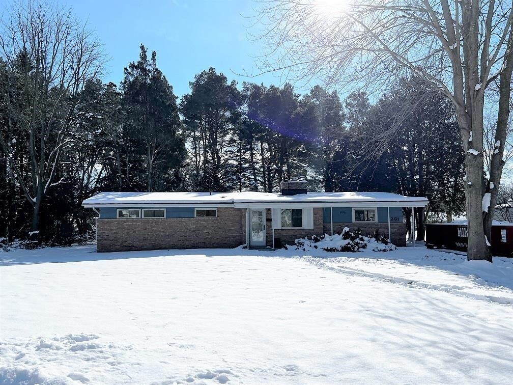 Primary Photo - 201 Sinclair St