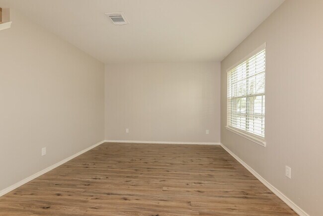 Building Photo - 21118 Bridgemeadows Ln