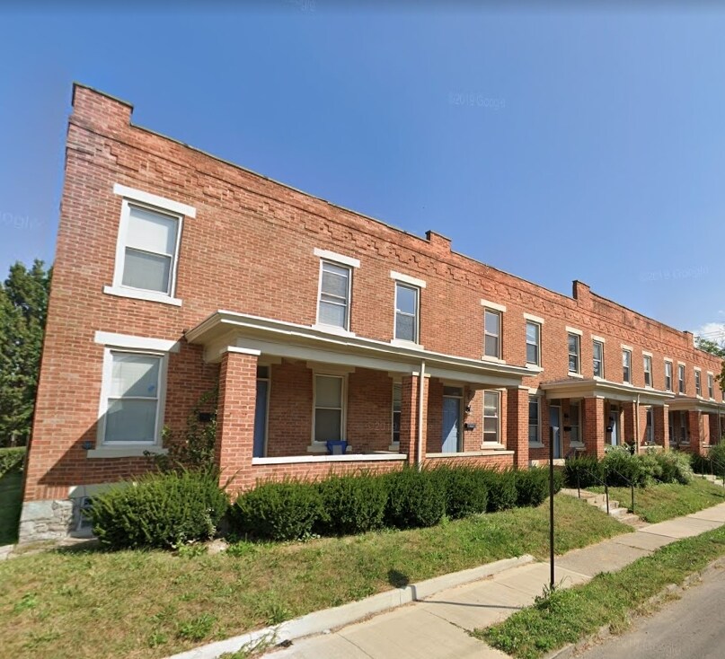 Primary Photo - 880-896 E Whittier St