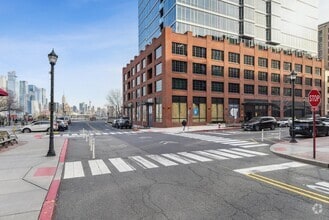 Building Photo - 1425 Hudson St