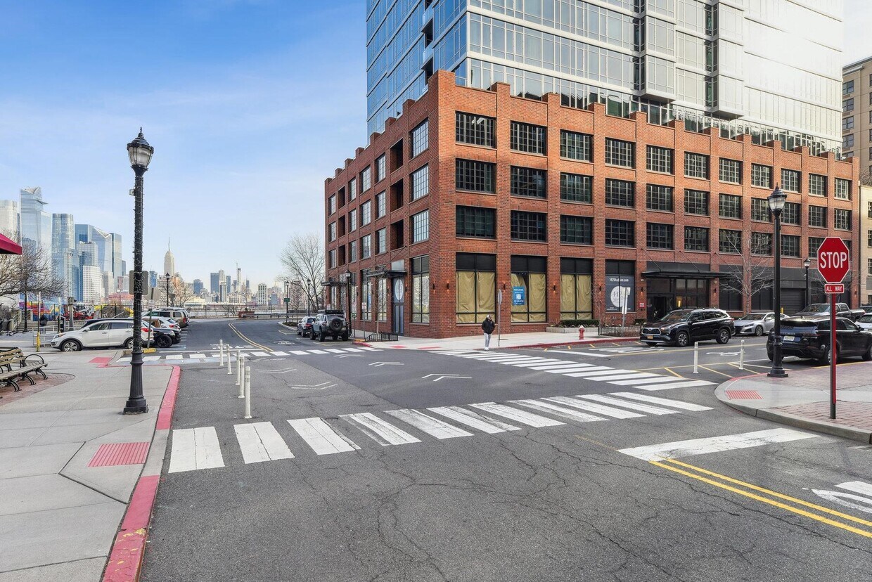 Foto principal - 1425 Hudson St