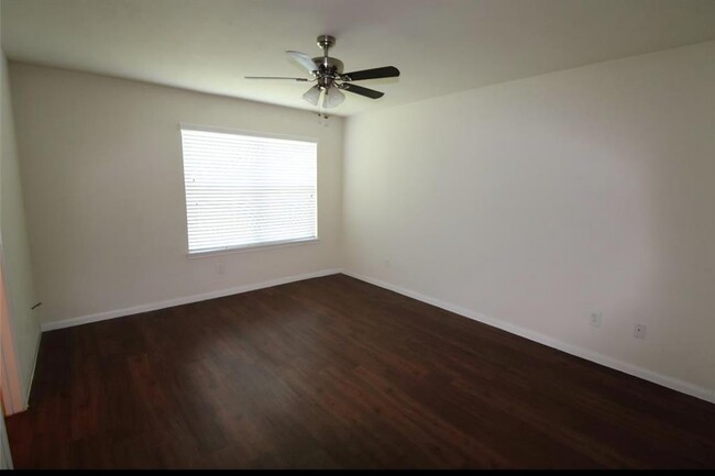 Foto del edificio - 6014 Brenwood Trails Ln