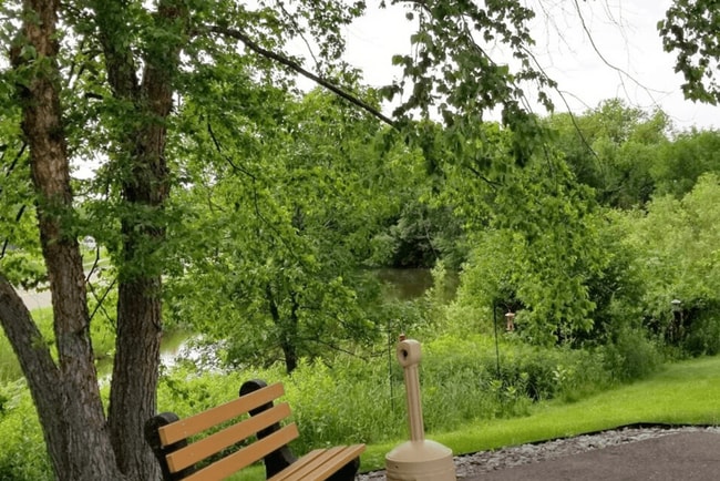 Building Photo - Silver Lake Pointe 55+