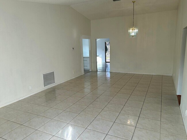 Foto del edificio - 3291 SW 4th St