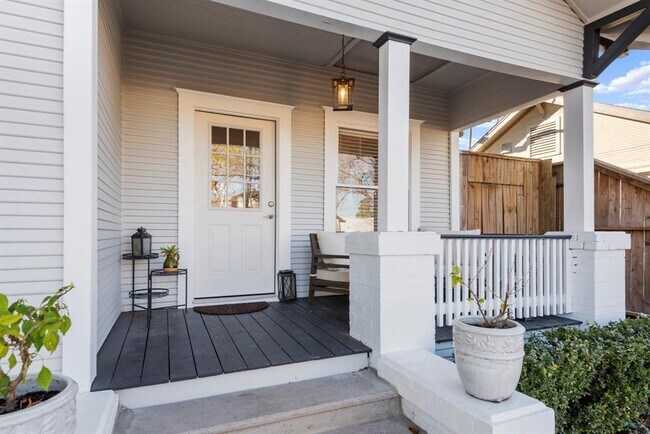 Building Photo - 533 Granberry St