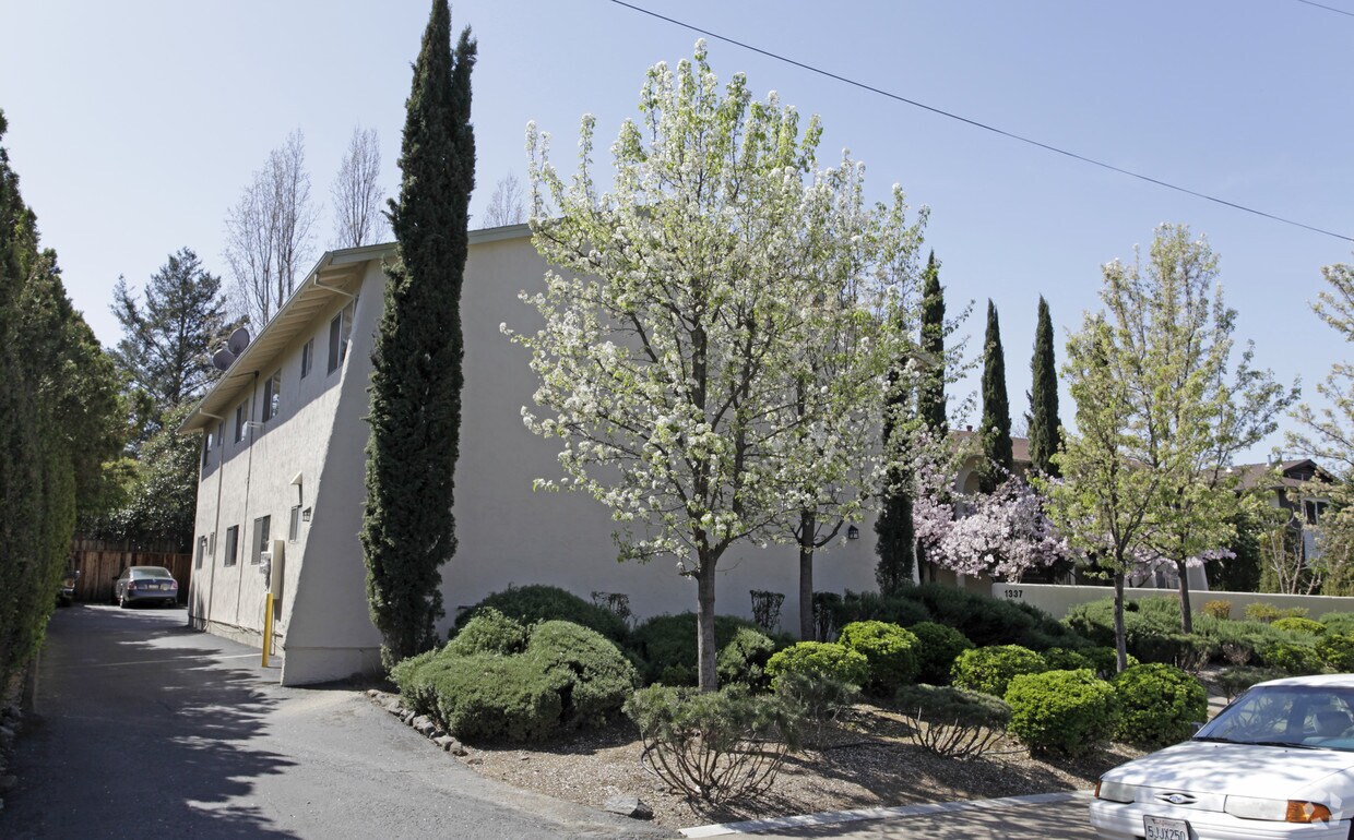 Building Photo - 1337 Monte Vista Ave