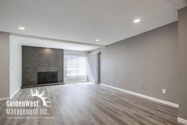 Foto del edificio - Spacious 3Bdm 2Ba Condo in Mission Valley ...