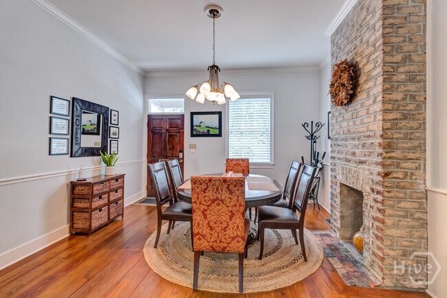 Foto del edificio - 513 E Harris St