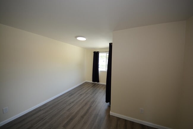 Building Photo - 1411 Palolo Ave