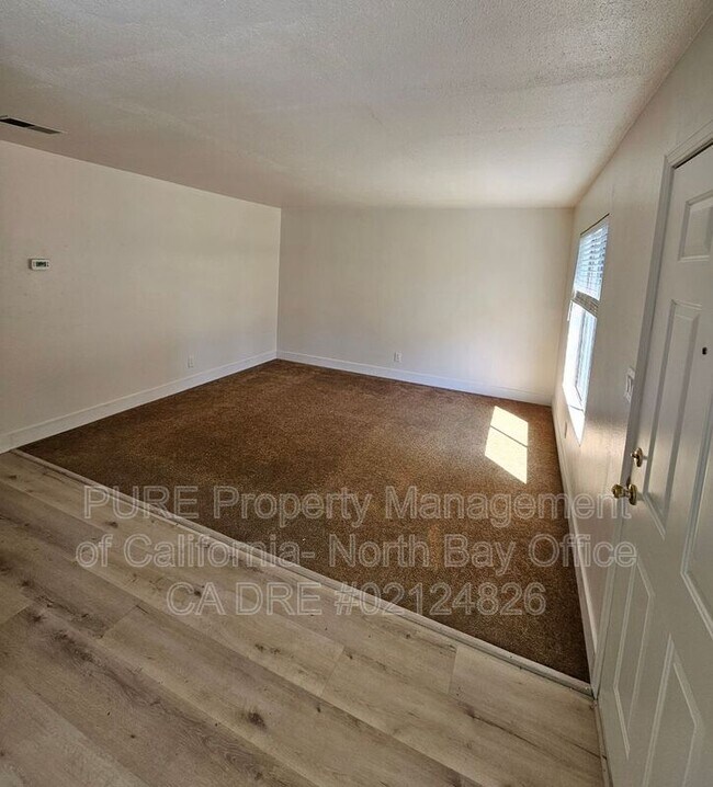 Foto del edificio - 308 Cooper Ln