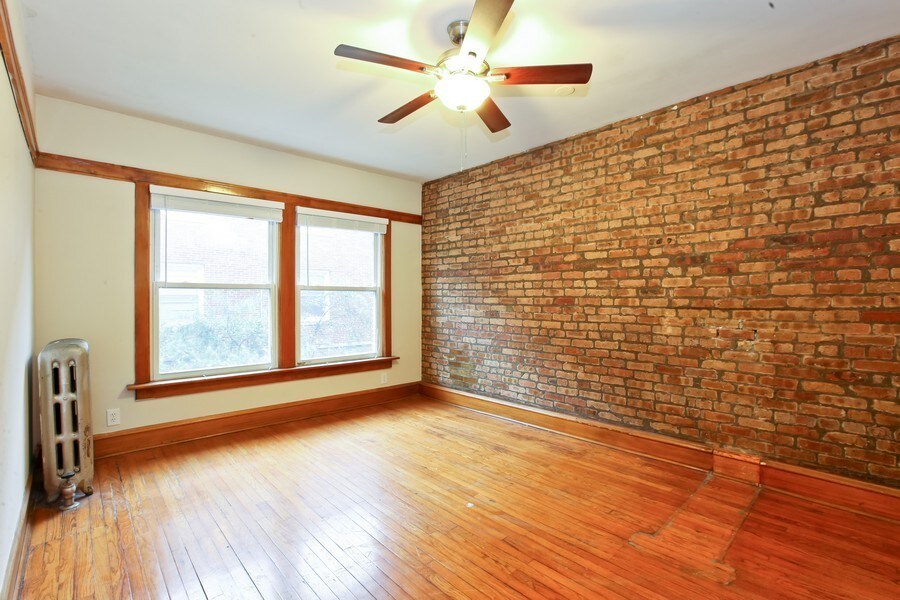 Primary Photo - 4124 N Sheridan Rd