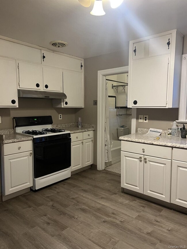 Building Photo - 6A Post Rd