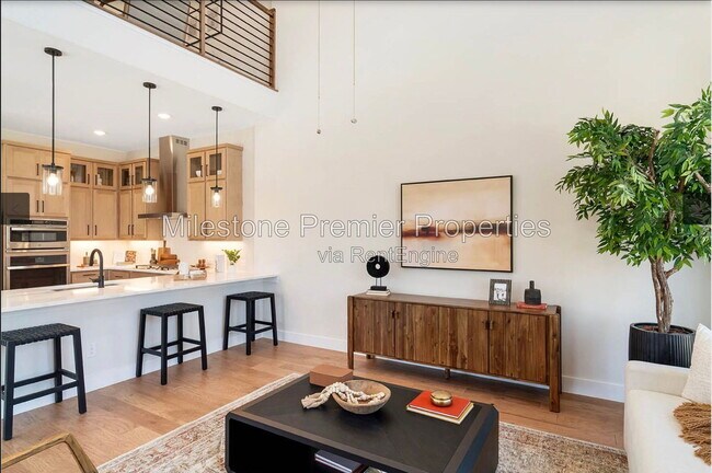 Foto del edificio - 7251 Van Tuyl Pkwy