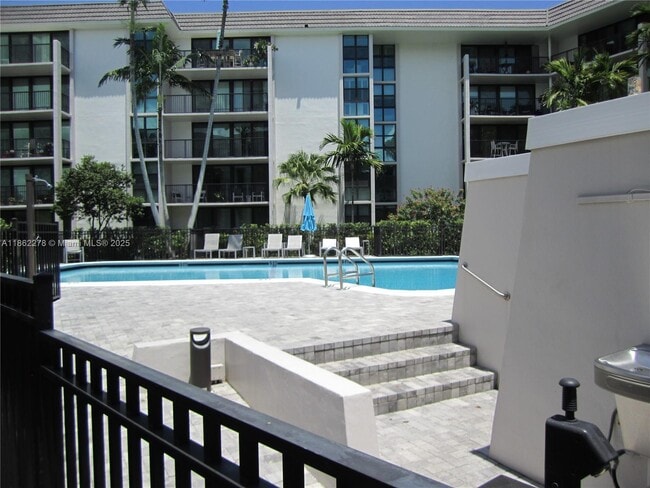 Building Photo - 1350 River Reach Dr
