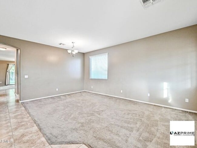 Foto del edificio - Gorgeous 4 bedroom