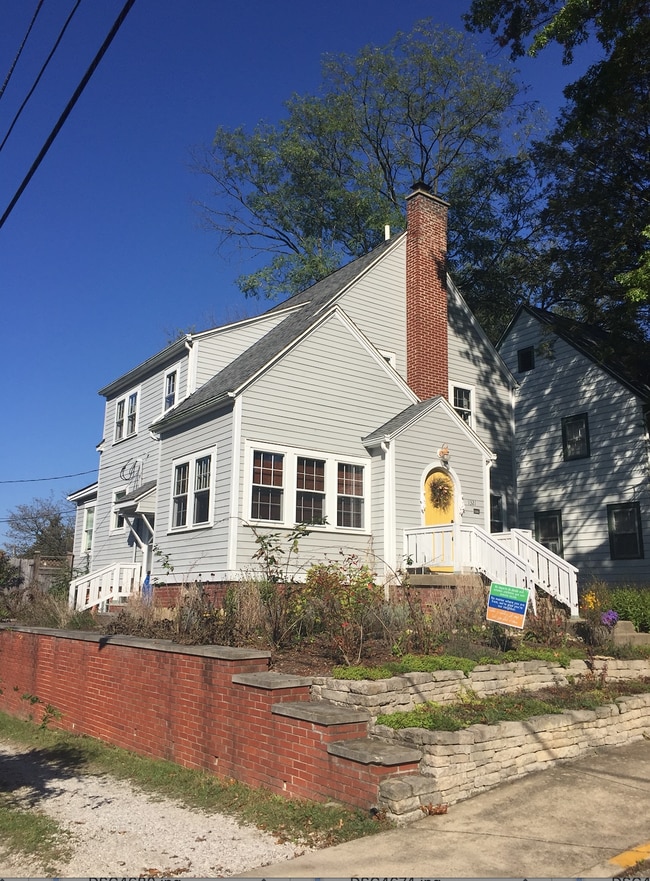 Building Photo - 1321 E Hunter Ave