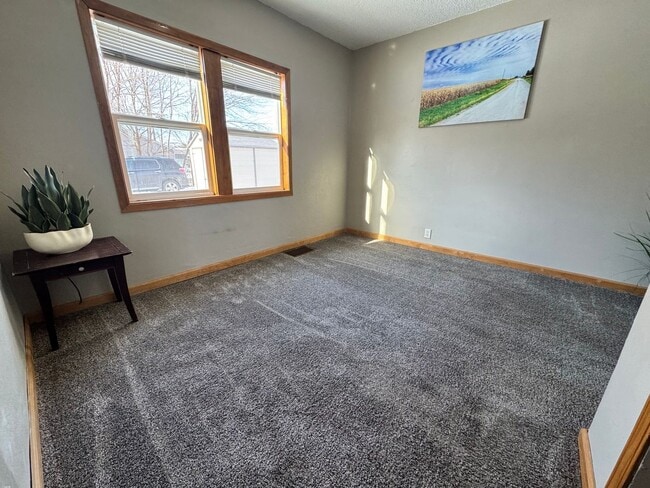 Foto del edificio - 2 bed, 1 bath home for rent in Waterloo