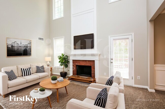 Foto del edificio - 235 Lazy Willow Ln