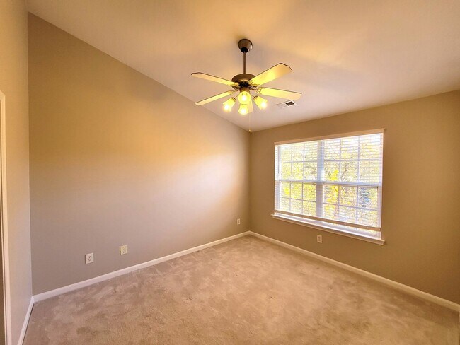 Foto del edificio - Lovely, Move in Ready 2 Bedroom in Matthews