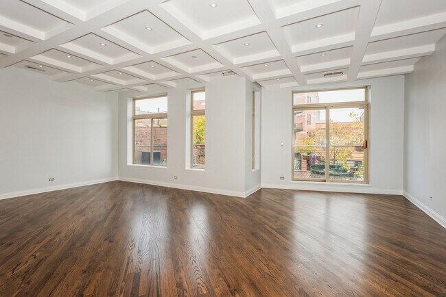 Building Photo - 2121 W Division St