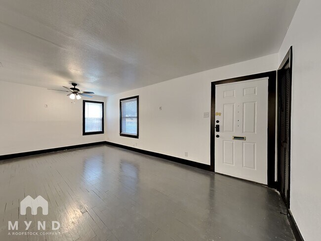 Building Photo - 428 Quentin Dr