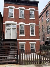 Building Photo - 1867 N Sheffield Ave