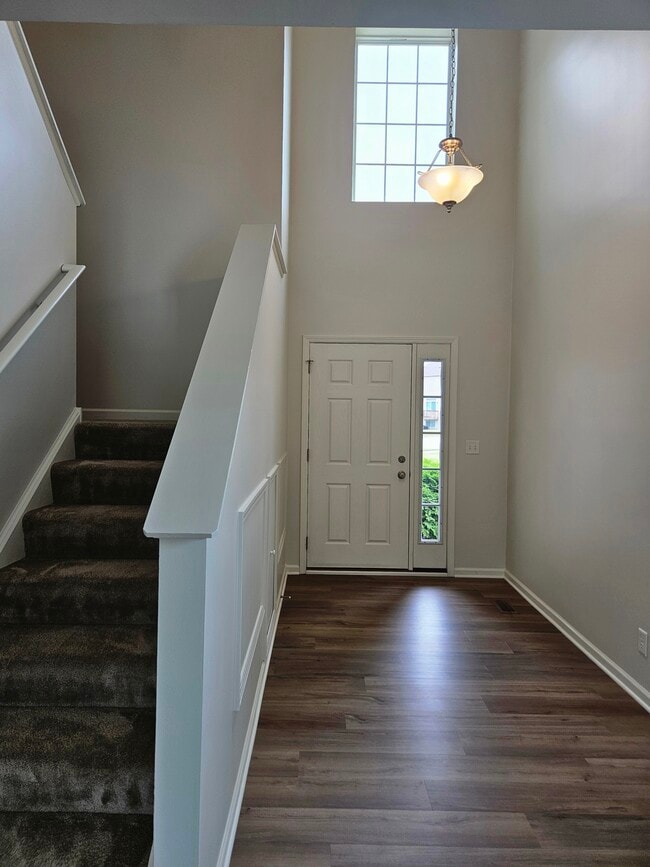 Entry hall - 1267 Da Vinci Dr