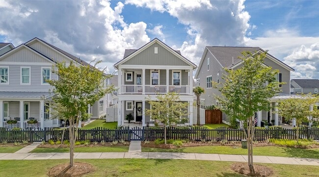 Building Photo - Beautifully Upgraded 3-Story Charleston Row Home in Premier Summers Corner Community