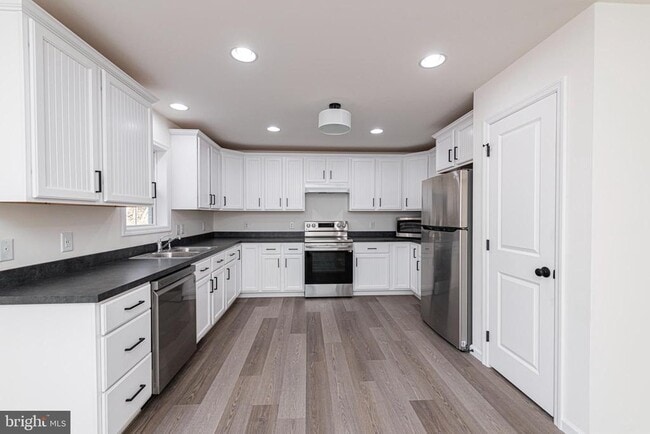 Foto del edificio - 617 Port Providence Rd