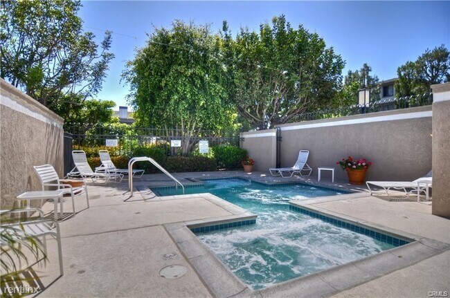 Building Photo - 3 br, 2 bath Condo - 260 Cagney Ln Apt 219