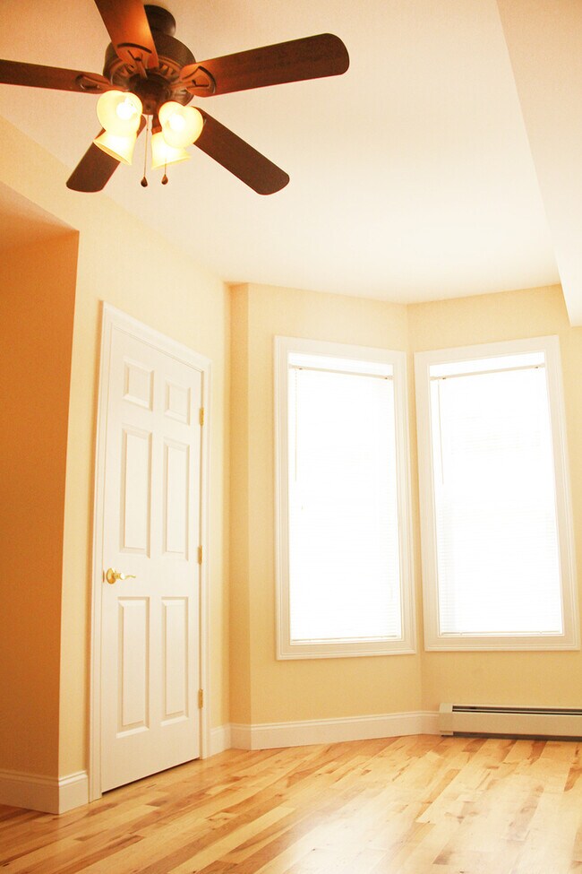 Foto del edificio - 26 Converse Ct