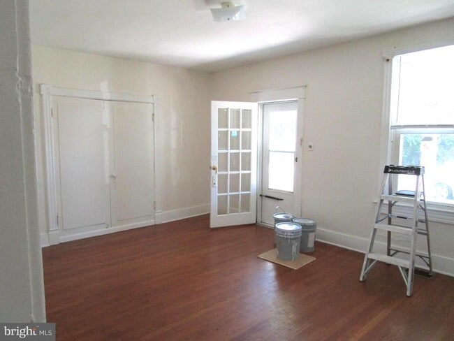 Building Photo - 136 N Funk St