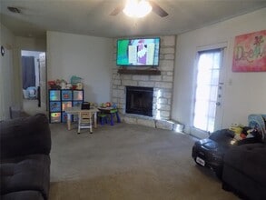 Building Photo - 115 Verna Spur