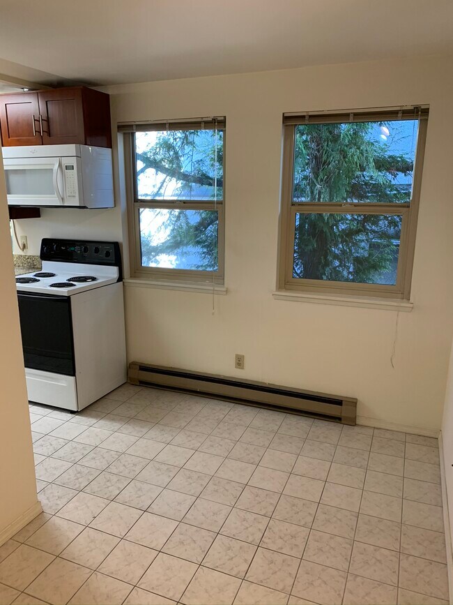 Foto del edificio - 4230 NE 8th Ave