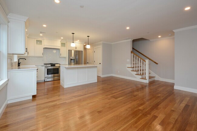 Living space & 1 BR on first level - 160 Katherine Lee Bates Rd
