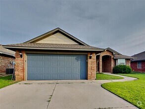 Building Photo - 704 Apple Tree Ln