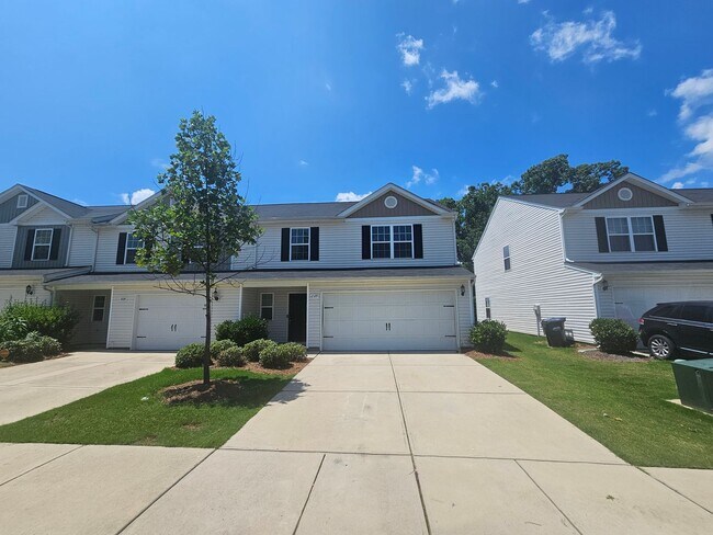 Building Photo - Beautiful 4 BR minutes from the Airport