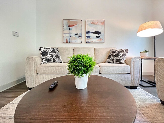 Building Photo - 2615 N Grady Ave