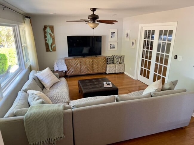 Photo - Single Family beauty in Greenville Sound House