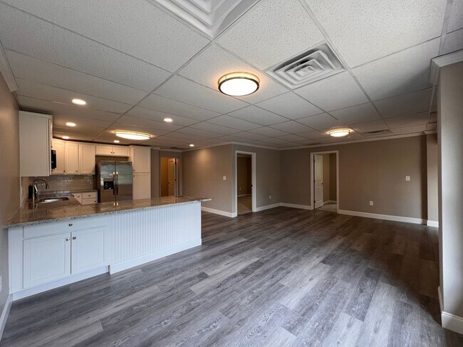 Building Photo - Brand New 3 bedroom Apartment ready for im...