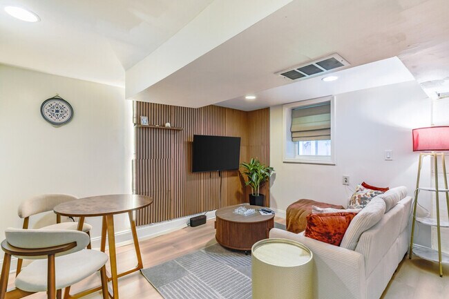 Foto del edificio - 4203 73rd Ave