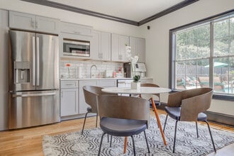 Building Photo - Vista Commons Apartments