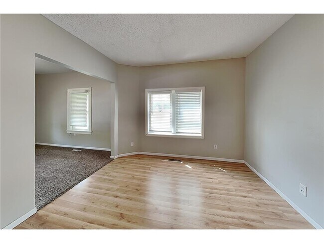 Foto del edificio - 4748 W 125th St