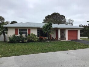 Building Photo - 7108 NW 76th Ct