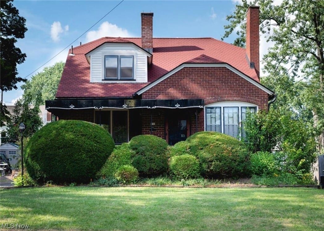 7072 Clifton Dr, Youngstown, OH 44512 Room for Rent in Youngstown