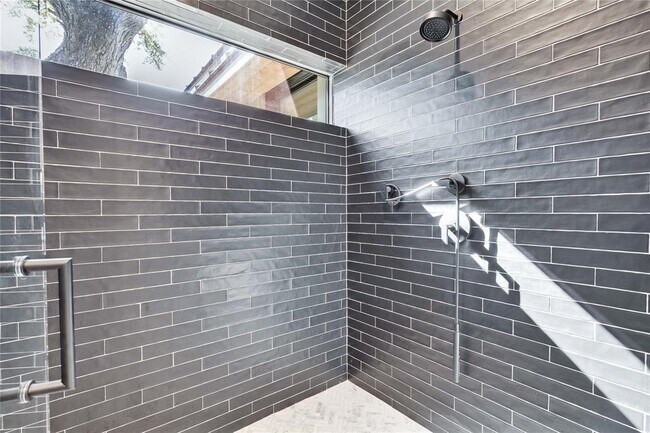 Foto del edificio - 1601 Chelsea Ln